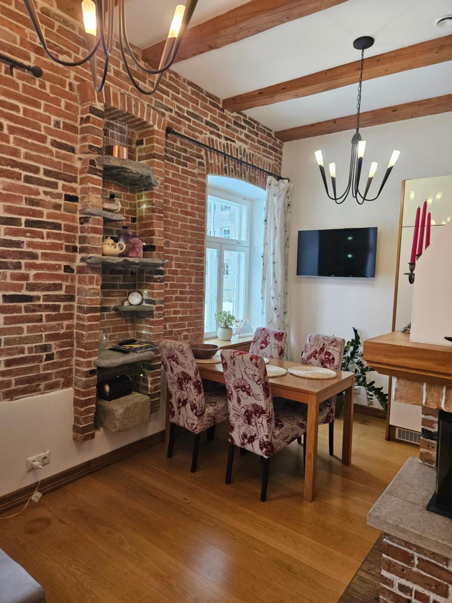 Arina Guest Apartment Kuressaare Buitenkant foto